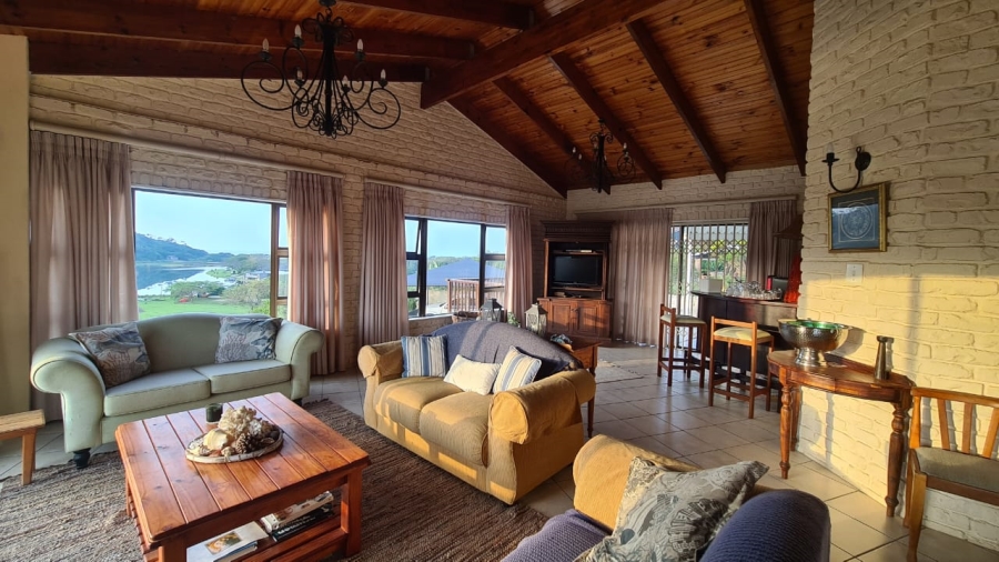 7 Bedroom Property for Sale in Morgans Bay Eastern Cape